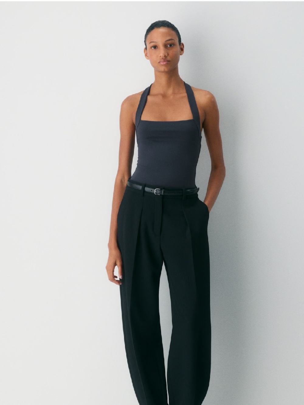 Aritzia ORIGINAL CONTOUR OPTIMUM HALTER TOP, FLASHING RED, Size: M